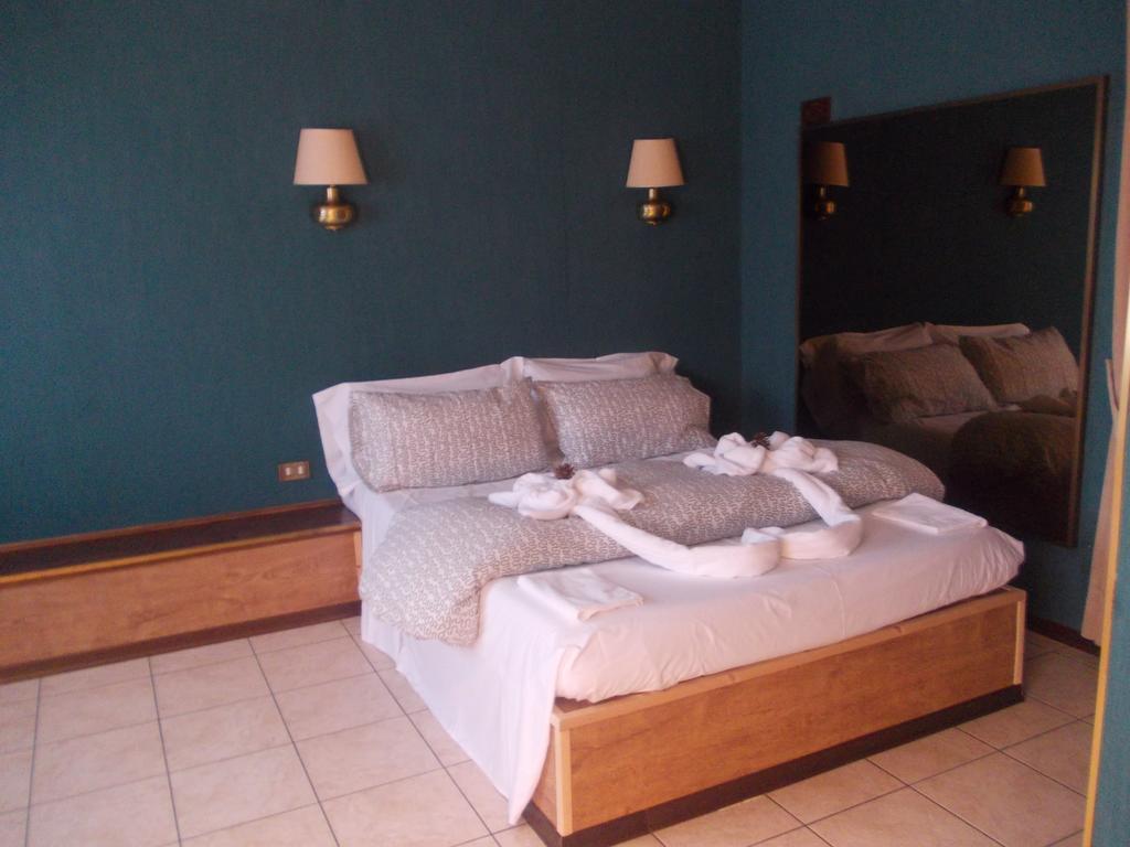 Ponte Romano Hotel Room photo